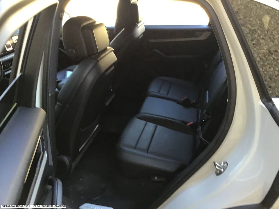 2024 Porsche 9Y0/9Y3 Cayenne - Image 10 of 25